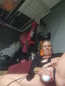 HotAzMilf online show from April 14, 3:17 pm