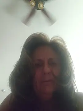 Snapshot of HotAzMilf chatting on June 4, 10:25 pm HotAzMilf online show from June 4, 10:25 pm