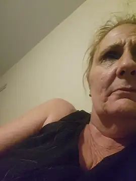 Snapshot of HotAzMilf chatting on March 2, 5:52 am HotAzMilf online show from March 2, 5:52 am