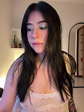 Snapshot of evelynrosess1 chatting on June 5, 11:10 pm evelynrosess1 online show from June 5, 11:10 pm