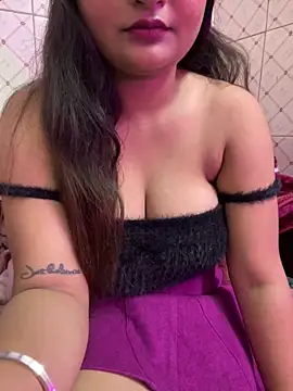 Curvy Anaya online show from February 26, 5:51 am