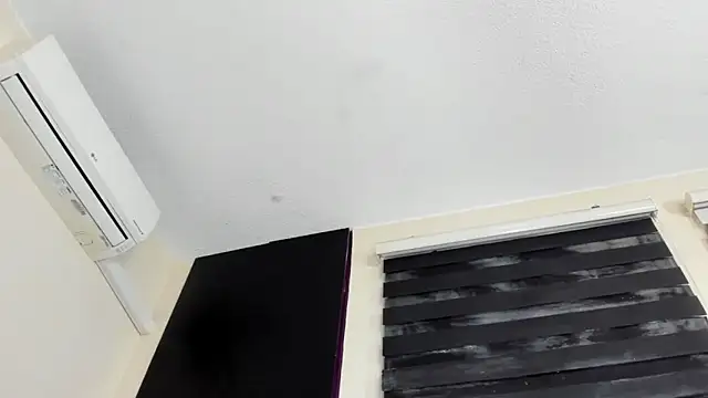 vanesadimaria online show from February 16, 7:01 pm