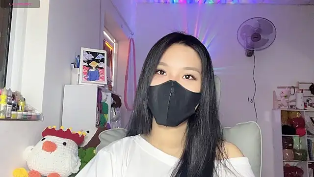 Tieu-May online show from May 9, 9:45 am