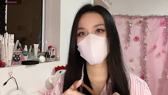 Tieu-May online show from March 16, 9:28 pm