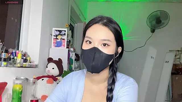 Tieu-May online show from April 23, 8:43 pm