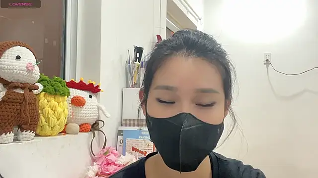 Tieu-May online show from March 28, 1:28 am