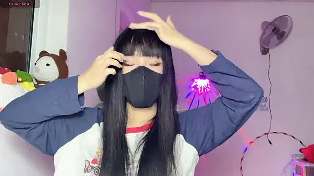 Tieu-May online show from July 18, 9:56 pm