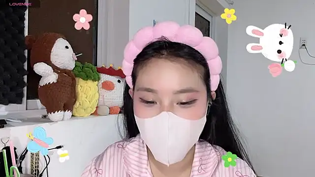 Tieu-May online show from March 24, 9:15 pm