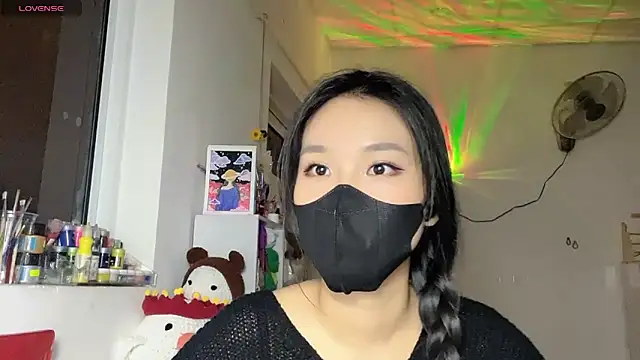 Tieu-May online show from April 20, 8:43 pm