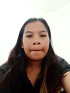 Snapshot of Hot_zoey05 chatting on January 13, 8:29 am Hot zoey05 online show from January 13, 8:29 am