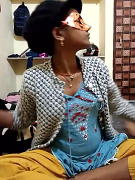 Snapshot of A-POOJA_RANI chatting on January 9, 7:04 am A-POOJA RANI online show from January 9, 7:04 am