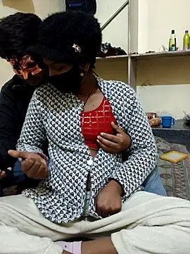 Snapshot of A-POOJA_RANI chatting on January 13, 3:21 am A-POOJA RANI online show from January 13, 3:21 am