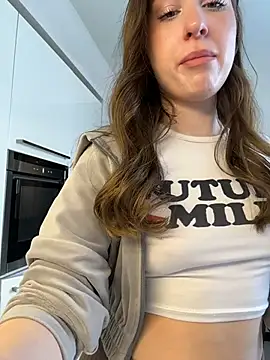 Snapshot of cuteeyesbaby chatting on February 3, 6:51 am cuteeyesbaby online show from February 3, 6:51 am