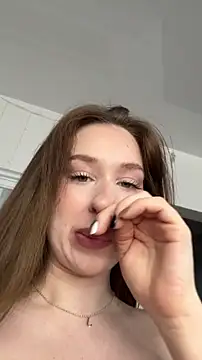 Snapshot of cuteeyesbaby chatting on March 4, 6:10 am cuteeyesbaby online show from March 4, 6:10 am