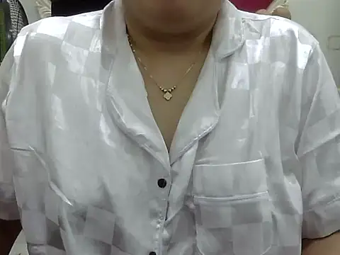 Sarah no land online show from March 25, 2:05 pm