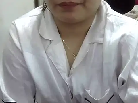 Snapshot of Sarah_no_land chatting on May 8, 3:27 pm Sarah no land online show from May 8, 3:27 pm