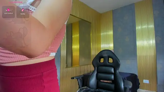 Snapshot of LUAR_TAY chatting on March 19, 7:03 pm LUAR TAY online show from March 19, 7:03 pm