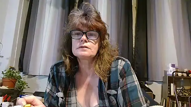Snapshot of ladylavende3 chatting on February 26, 4:19 am ladylavende3 online show from February 26, 4:19 am