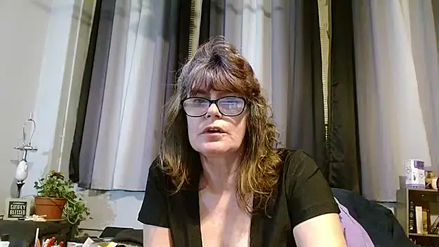 Snapshot of ladylavende3 chatting on February 22, 6:17 am ladylavende3 online show from February 22, 6:17 am