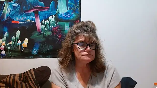Snapshot of ladylavende3 chatting on September 25, 5:46 am ladylavende3 online show from September 25, 5:46 am