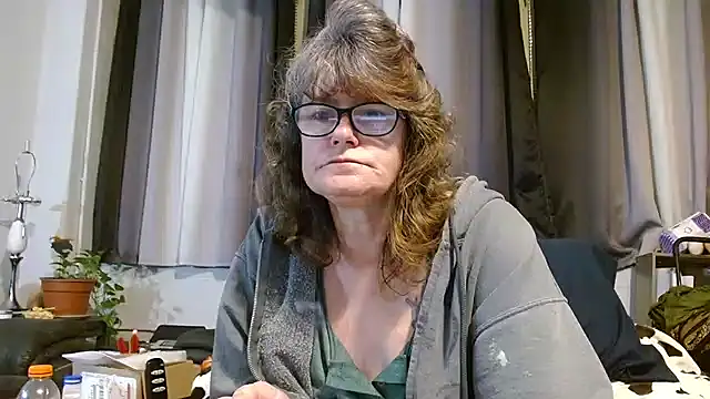 Snapshot of ladylavende3 chatting on March 13, 6:05 am ladylavende3 online show from March 13, 6:05 am
