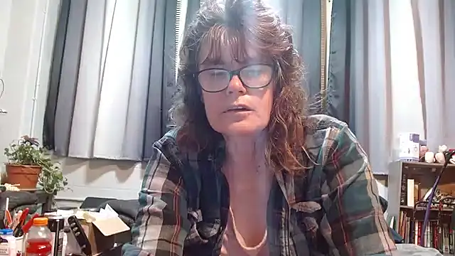 Snapshot of ladylavende3 chatting on February 19, 5:16 am ladylavende3 online show from February 19, 5:16 am