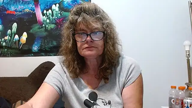 Snapshot of ladylavende3 chatting on October 5, 7:21 am ladylavende3 online show from October 5, 7:21 am