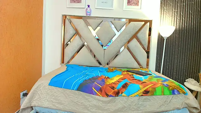 SalomeWilson online show from February 20, 8:11 pm