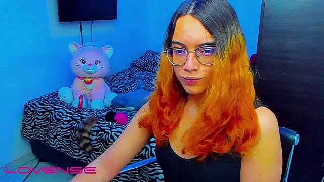 lillykittyyy online show from April 2, 3:02 am