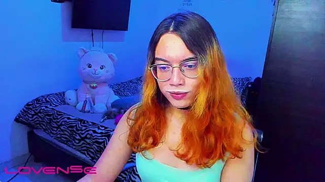 lillykittyyy online show from March 9, 3:10 am