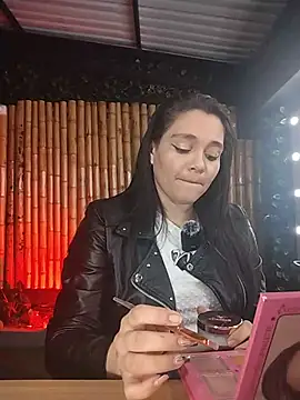 Snapshot of Astrid_williams chatting on July 2, 1:06 am Astrid williams online show from July 2, 1:06 am