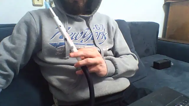 Snapshot of KaelNox chatting on May 5, 3:37 pm KaelNox online show from May 5, 3:37 pm