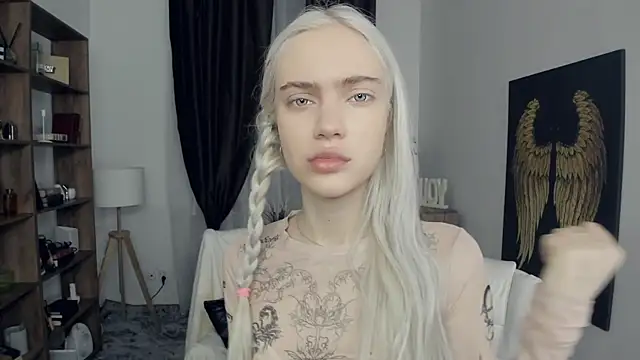 KristalCrowner online show from February 16, 7:23 pm