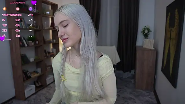 KristalCrowner online show from March 12, 7:18 pm