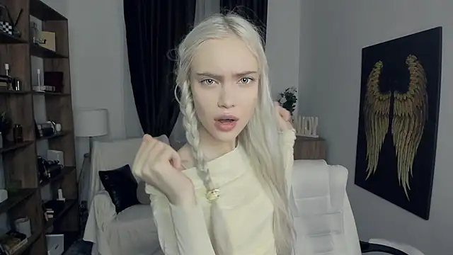 KristalCrowner online show from February 25, 7:36 pm