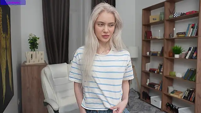 KristalCrowner online show from April 4, 7:31 pm