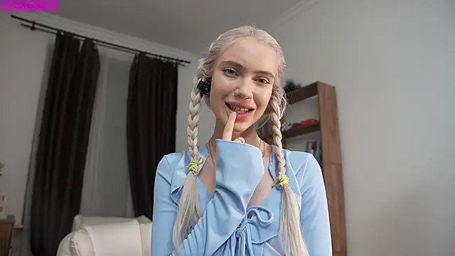 KristalCrowner online show from April 5, 7:31 pm