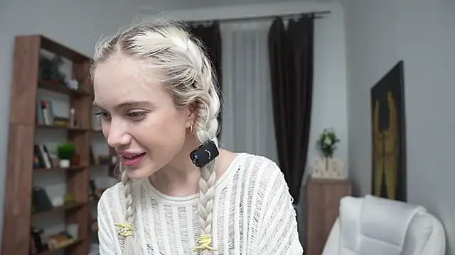 KristalCrowner online show from March 28, 8:43 pm