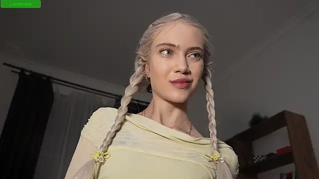 KristalCrowner online show from April 10, 7:21 pm