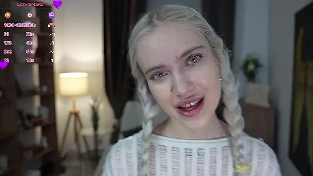 KristalCrowner online show from March 15, 7:32 pm