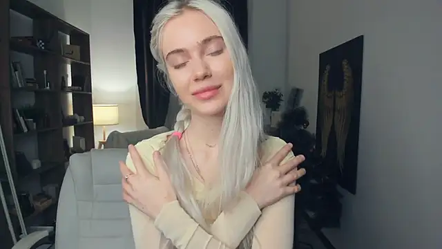 KristalCrowner online show from January 16, 7:29 pm