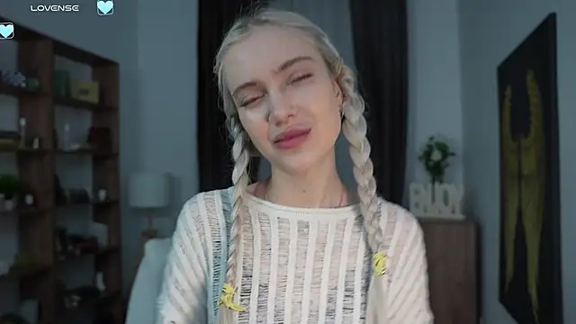 KristalCrowner online show from March 19, 7:36 pm