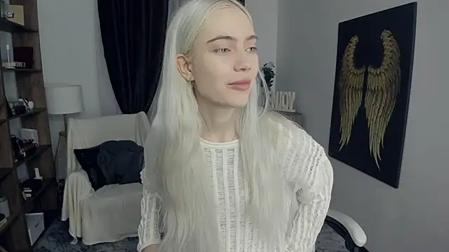 KristalCrowner online show from February 22, 7:37 pm