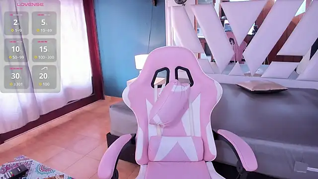 Liily Teen online show from February 6, 6:26 pm