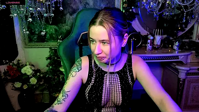 Leila Pure online show from January 9, 6:26 pm