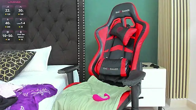 lilith davis online show from March 31, 1:46 pm