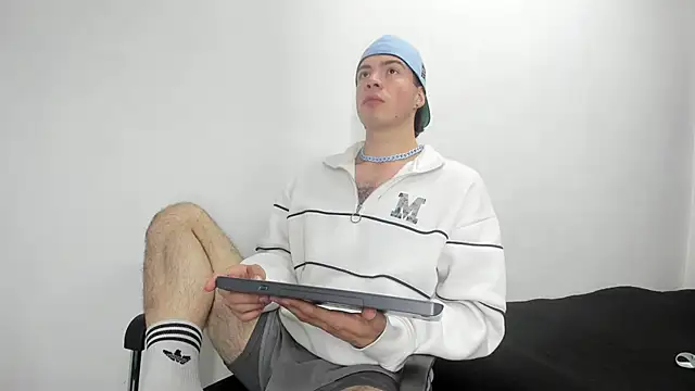 Snapshot of VelloTouch chatting on January 8, 7:31 pm VelloTouch online show from January 8, 7:31 pm