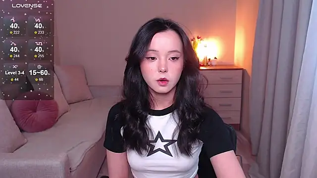 Snapshot of lia_hetty chatting on March 13, 1:50 pm lia hetty online show from March 13, 1:50 pm