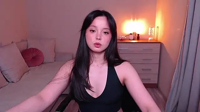 lia hetty online show from April 23, 5:36 pm