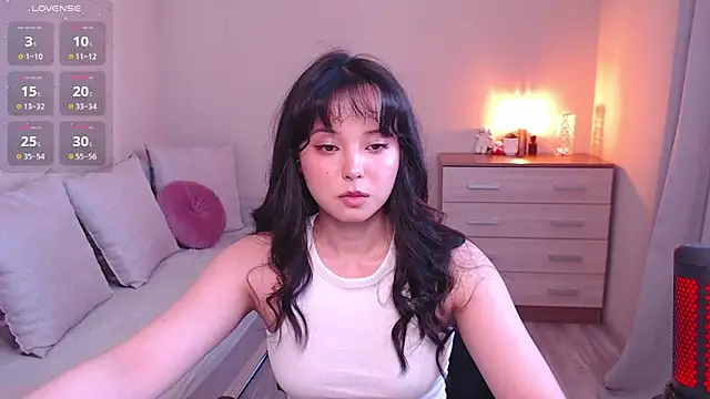 lia hetty online show from April 2, 12:12 pm